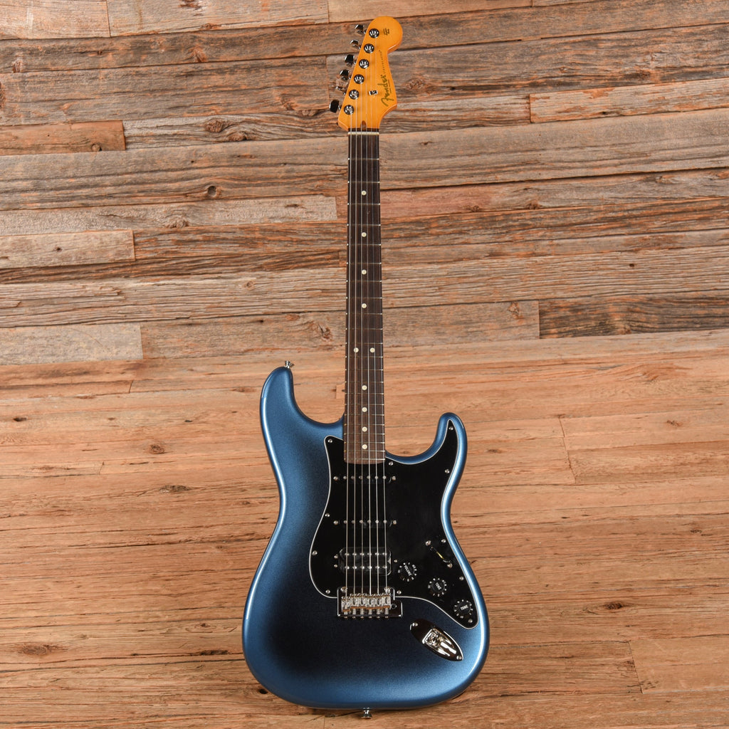 Fender American Professional II Stratocaster Dark Night 2024 - View 4 | MusicMarket