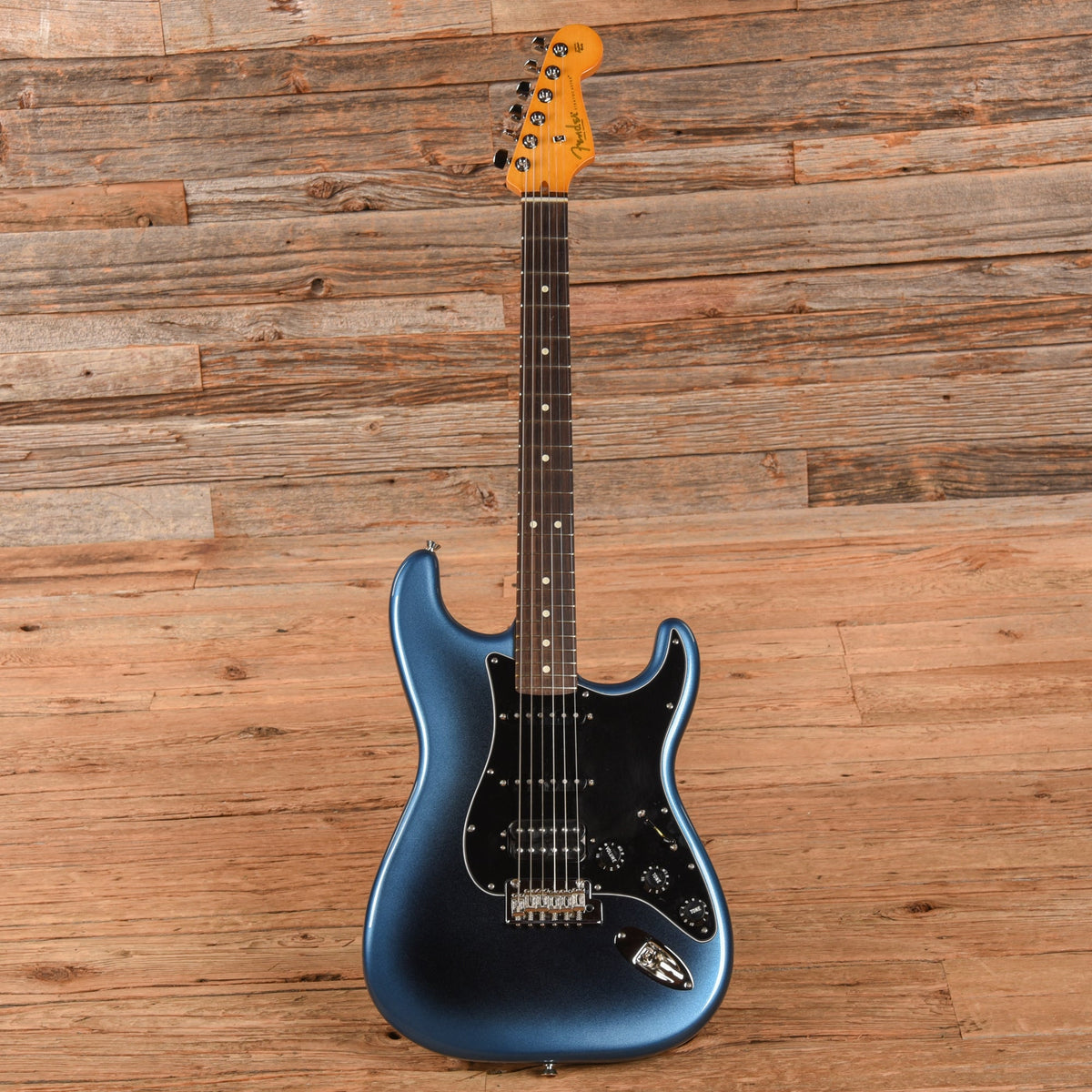 Fender American Professional II Stratocaster Dark Night 2024 - View 4 | MusicMarket