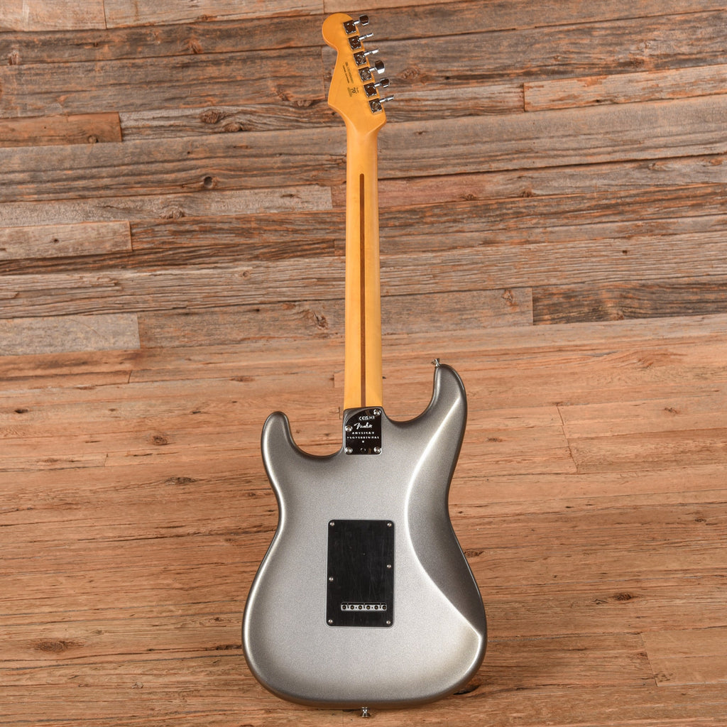 Fender American Professional II Stratocaster Mercury 2024 - View 5 | MusicMarket