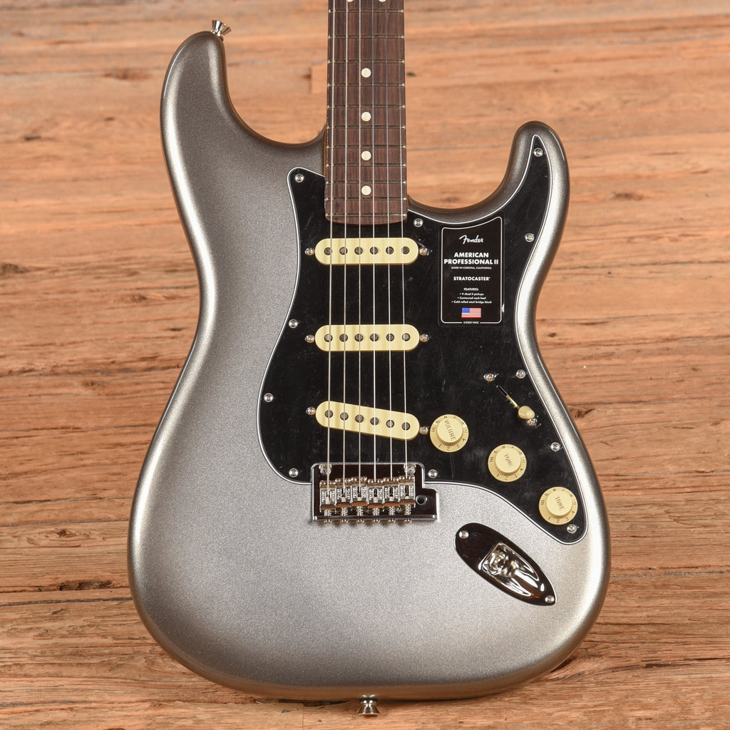 Fender American Professional II Stratocaster Mercury 2024 - MusicMarket
