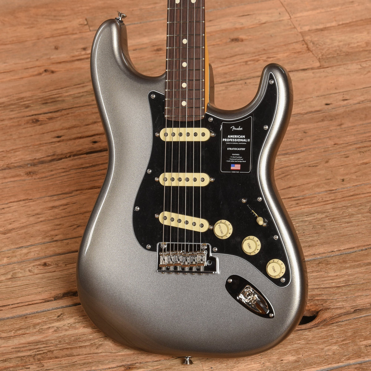 Fender American Professional II Stratocaster Mercury 2024 - View 2 | MusicMarket