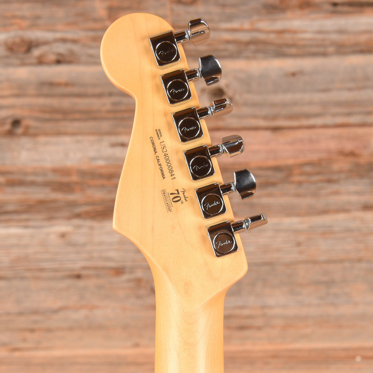 Fender American Professional II Stratocaster Olympic Pearl 2024 - View 7 | MusicMarket