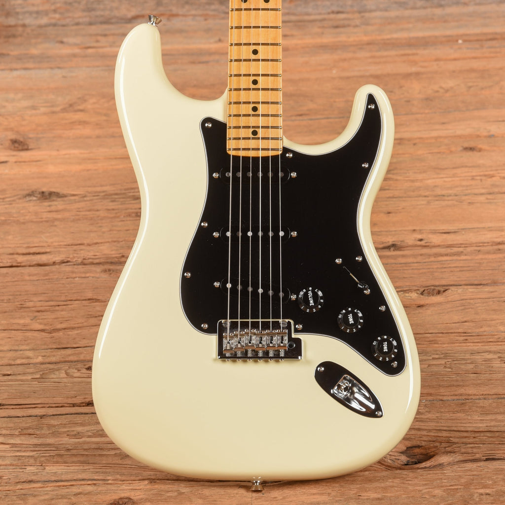 Fender American Professional II Stratocaster Olympic Pearl 2024 - MusicMarket