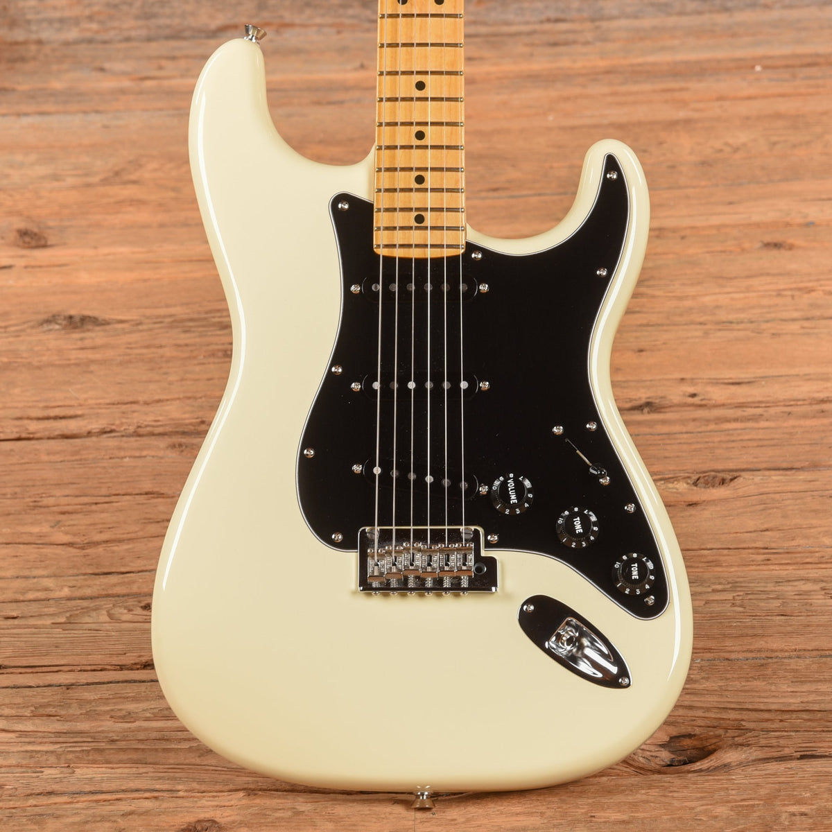 Fender American Professional II Stratocaster Olympic Pearl 2024 - MusicMarket