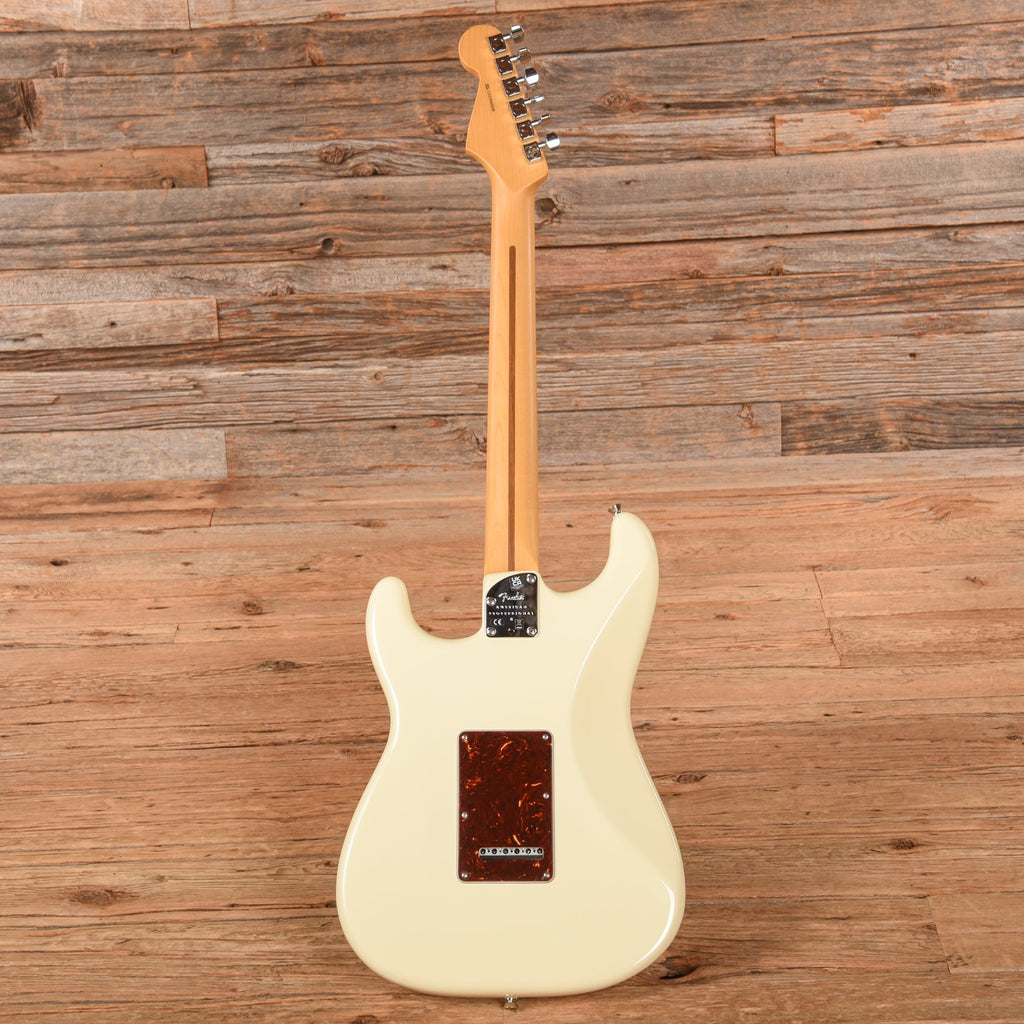 Fender American Professional II Stratocaster Olympic White 2023 - View 5 | MusicMarket