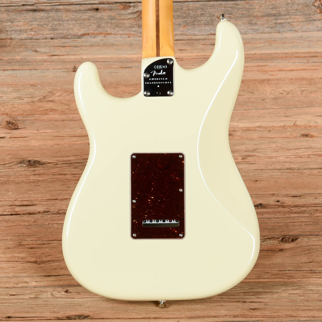 Fender American Professional II Stratocaster Olympic White 2024 - View 3 | MusicMarket