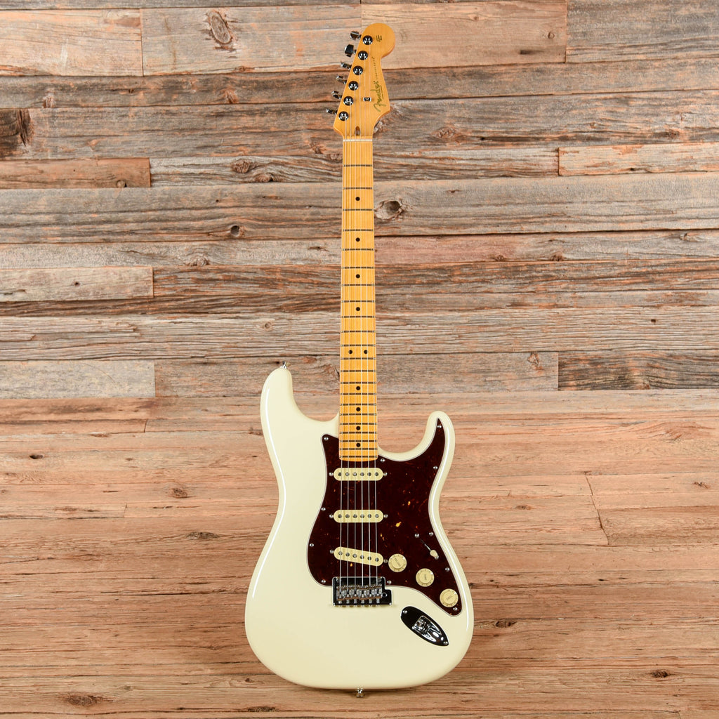 Fender American Professional II Stratocaster Olympic White 2024 - View 4 | MusicMarket
