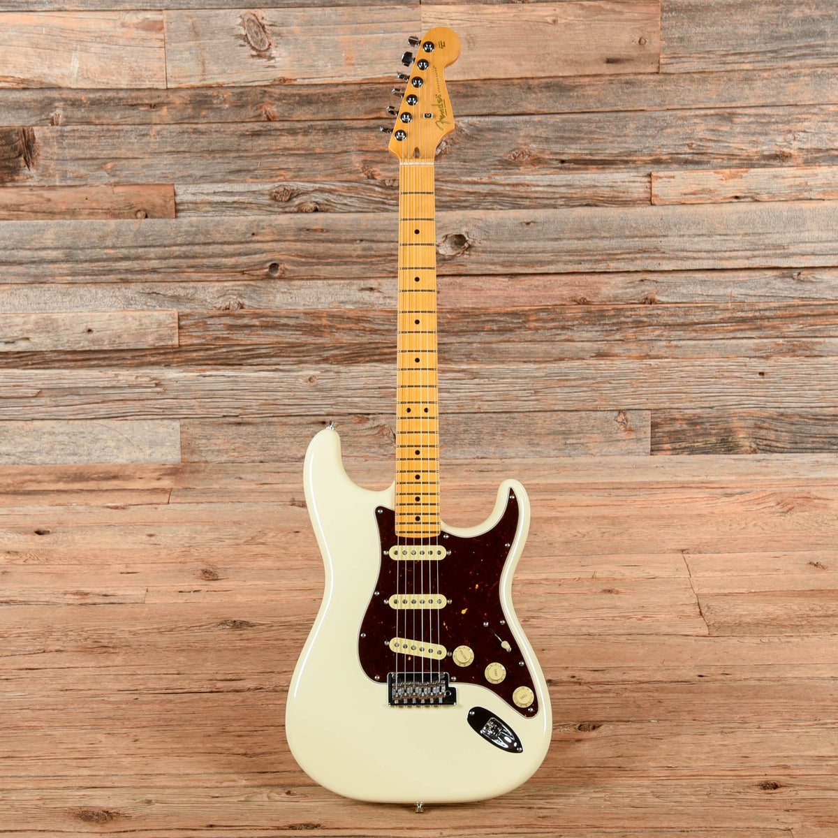 Fender American Professional II Stratocaster Olympic White 2024 - View 4 | MusicMarket