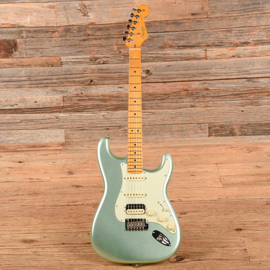 Fender American Professional II Stratocaster Surf Pearl 2024 - View 4 | MusicMarket
