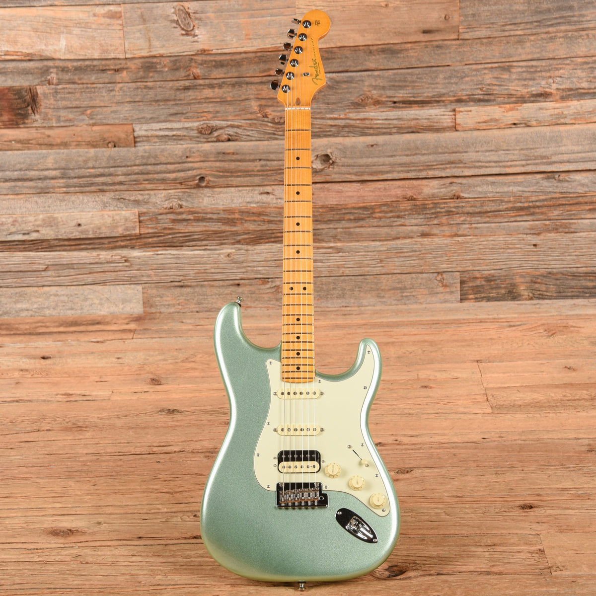Fender American Professional II Stratocaster Surf Pearl 2024 - View 4 | MusicMarket
