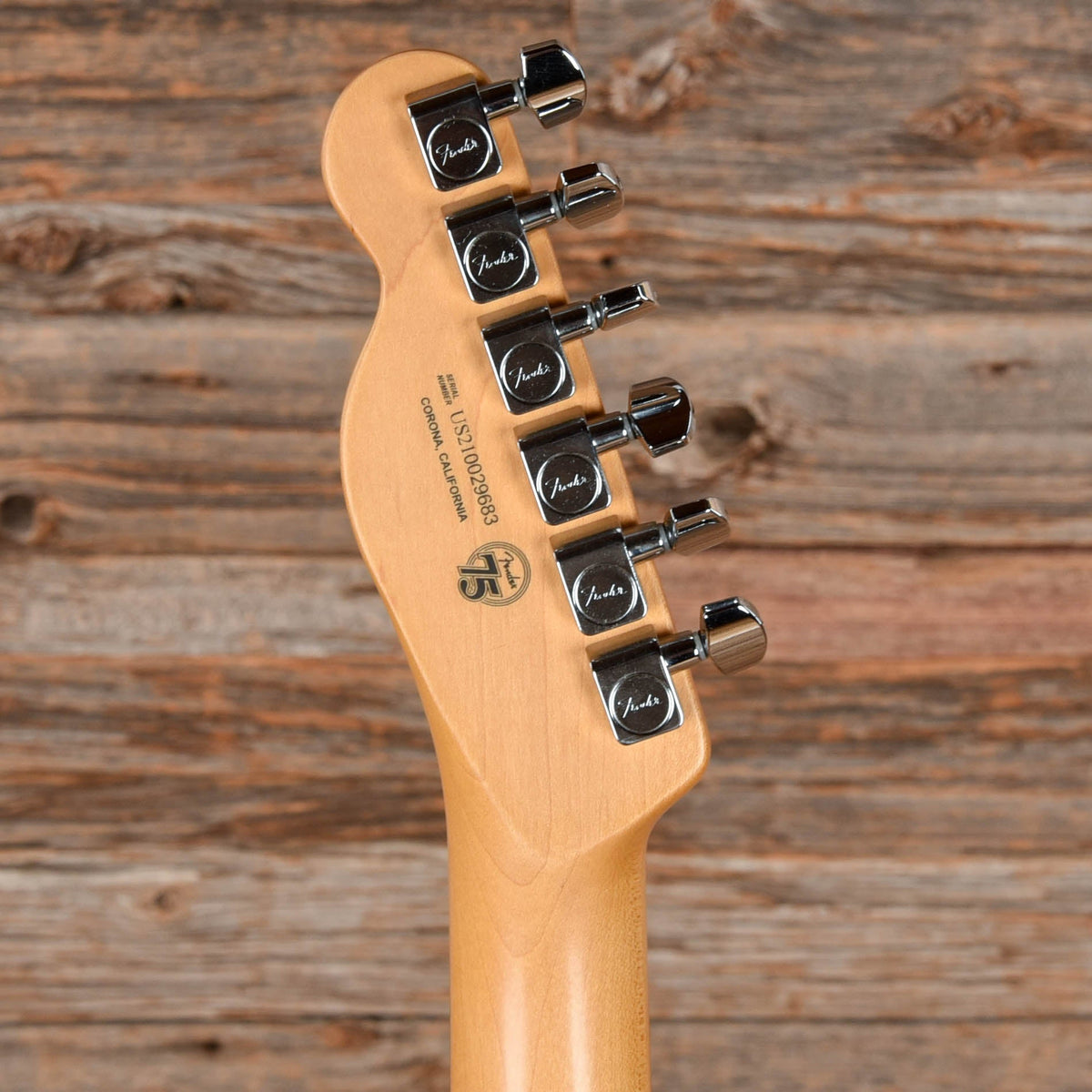 Fender American Professional II Telecaster Dark Night 2021 - View 7 | MusicMarket