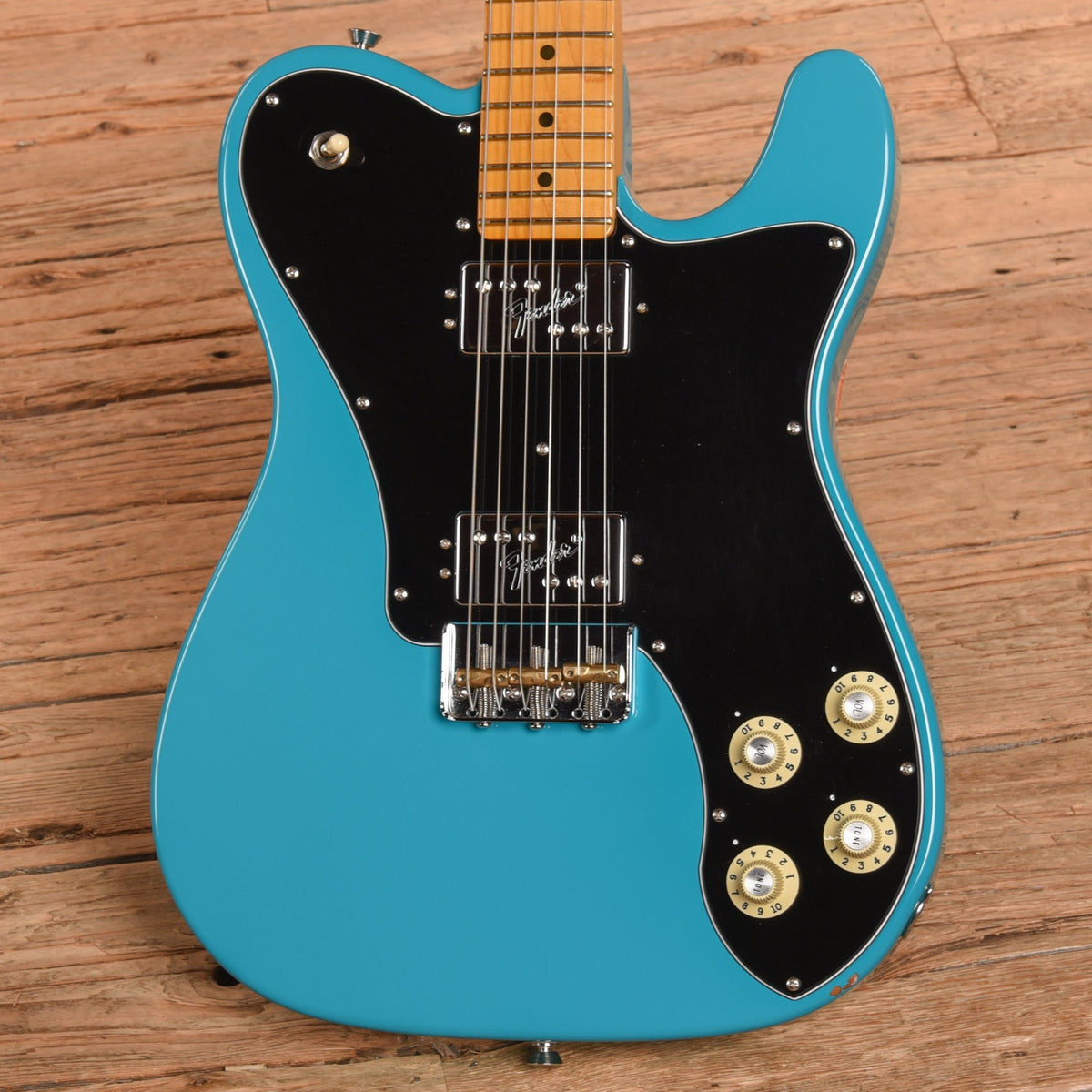 Fender American Professional II Telecaster Deluxe Miami Blue 2023 - View 2 | MusicMarket