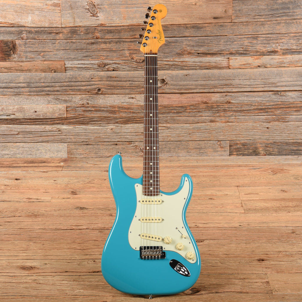 Fender American Professional Stratocaster II Miami Blue 2022 - View 4 | MusicMarket