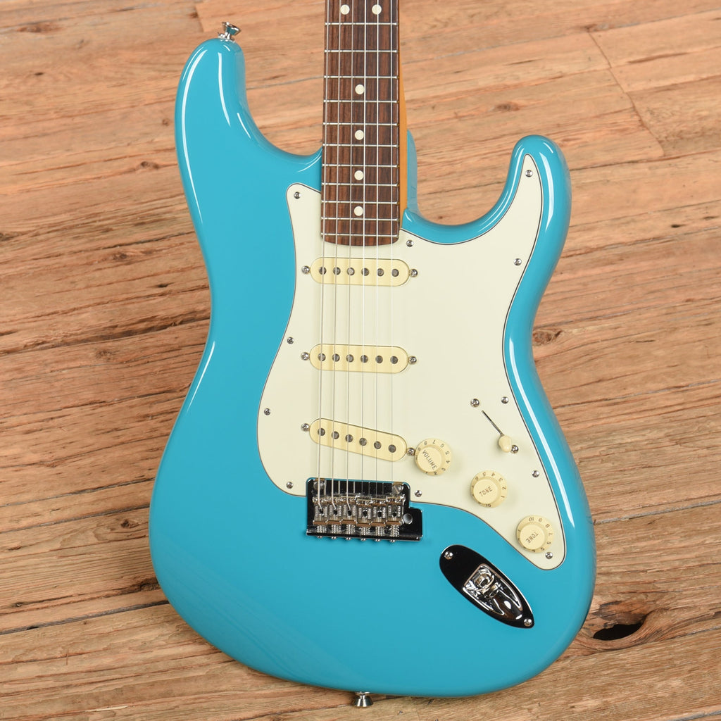 Fender American Professional Stratocaster II Miami Blue 2022 - View 2 | MusicMarket
