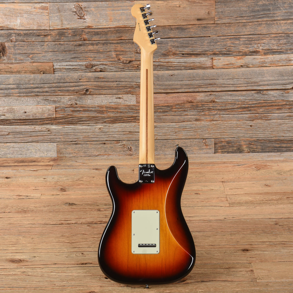 Fender American Professional Stratocaster Sunburst 2017 - View 5 | MusicMarket
