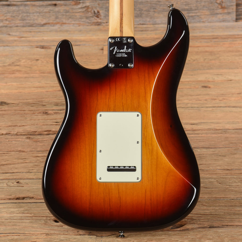 Fender American Professional Stratocaster Sunburst 2017 - View 3 | MusicMarket