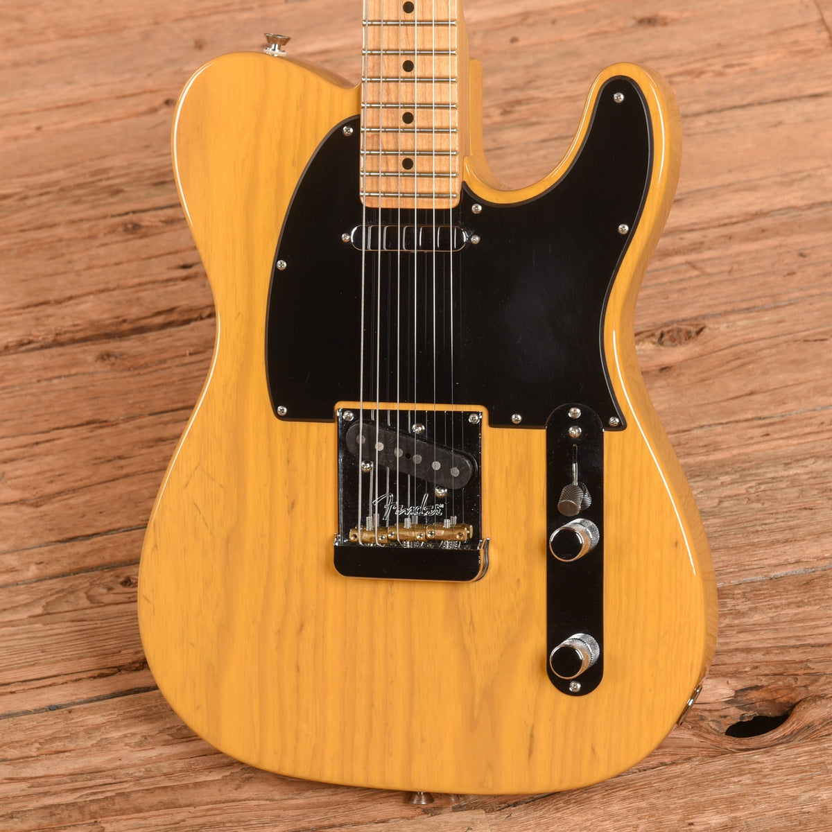Fender American Professional Telecaster Butterscotch Blonde 2017 - View 2 | MusicMarket