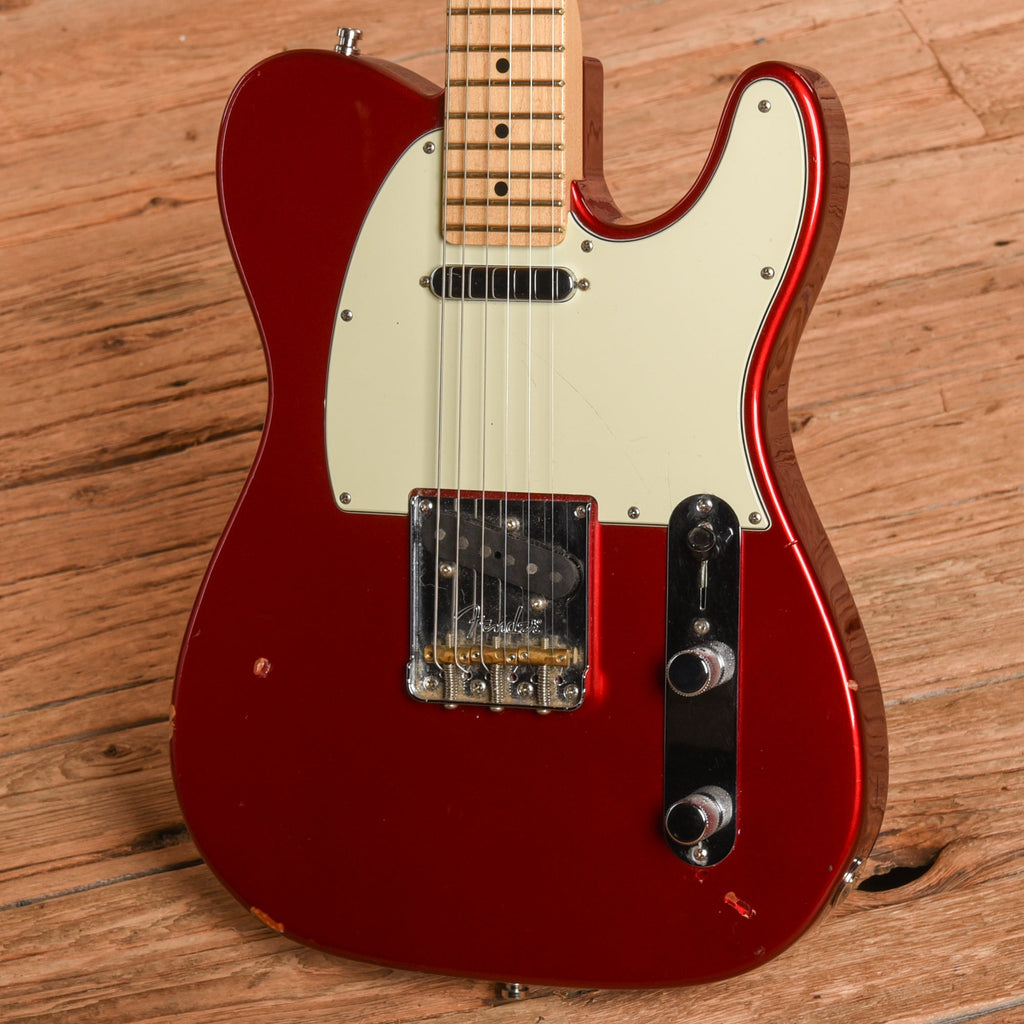Fender American Professional Telecaster Candy Apple Red 2017 - View 2 | MusicMarket
