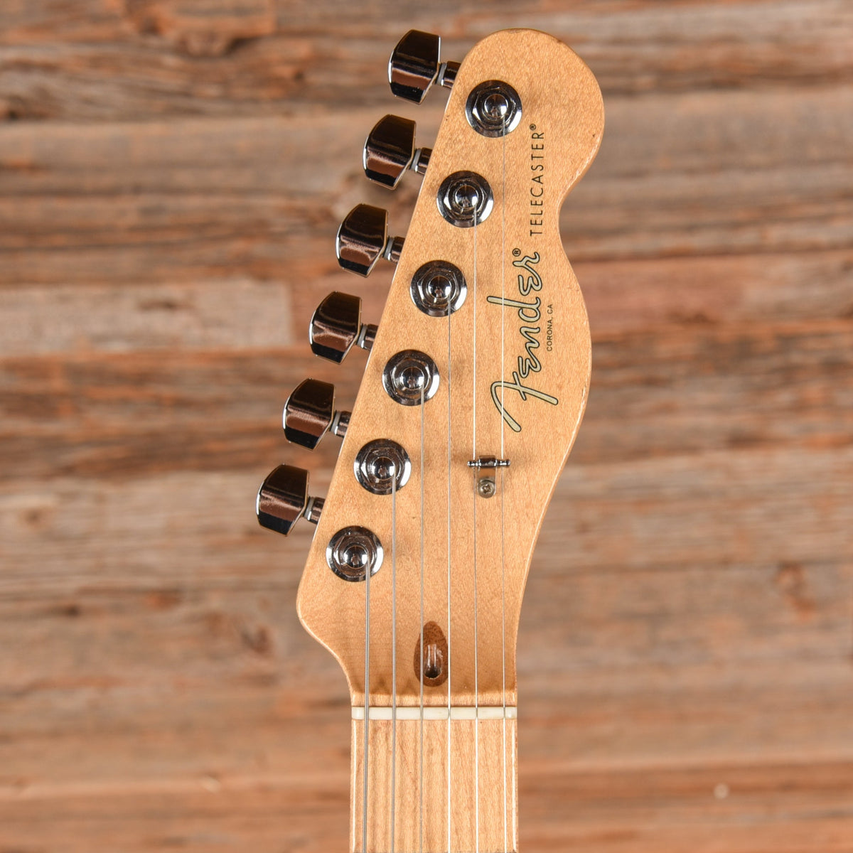 Fender American Professional Telecaster Candy Apple Red 2017 - View 6 | MusicMarket
