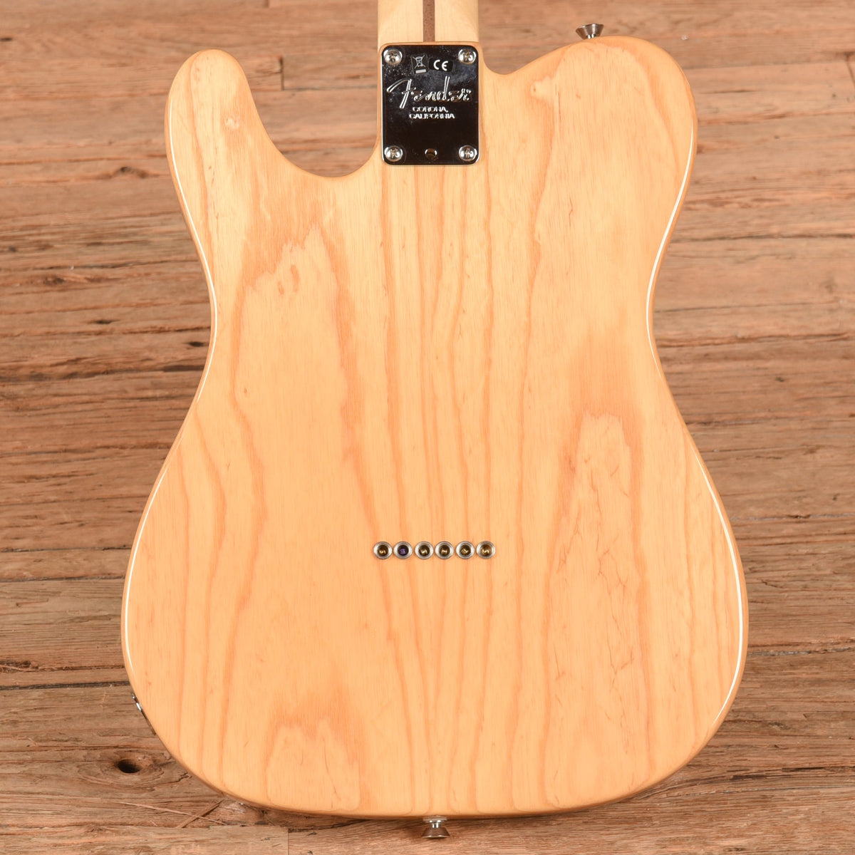 Fender American Professional Telecaster Natural 2019 - View 3 | MusicMarket