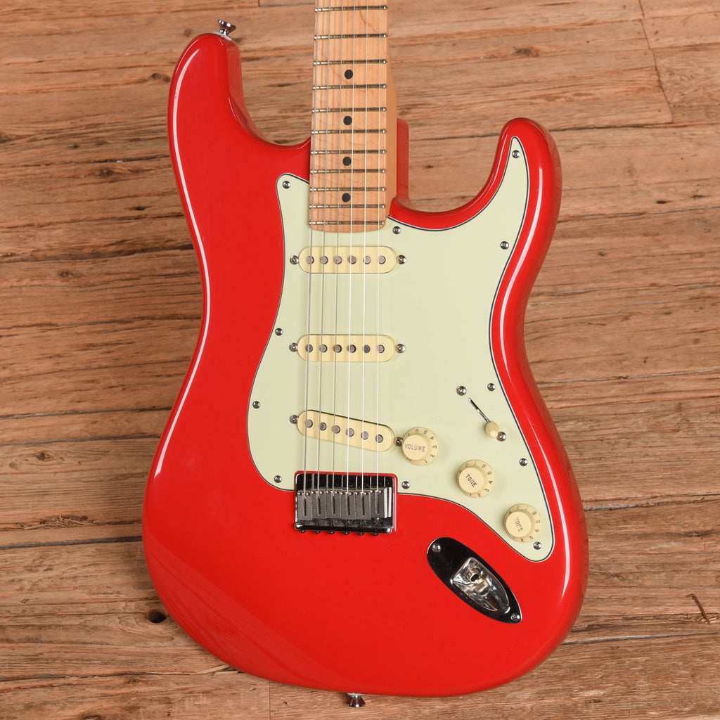 Fender American Series Stratocaster Hardtail Hot Rod Red 2001 - View 2 | MusicMarket