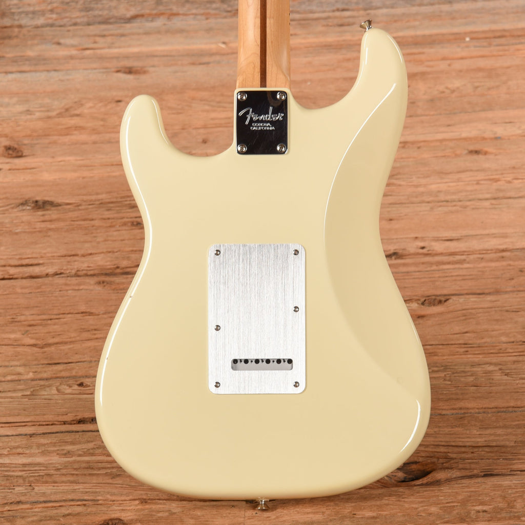 Fender American Special Stratocaster Olympic White 2015 - View 3 | MusicMarket