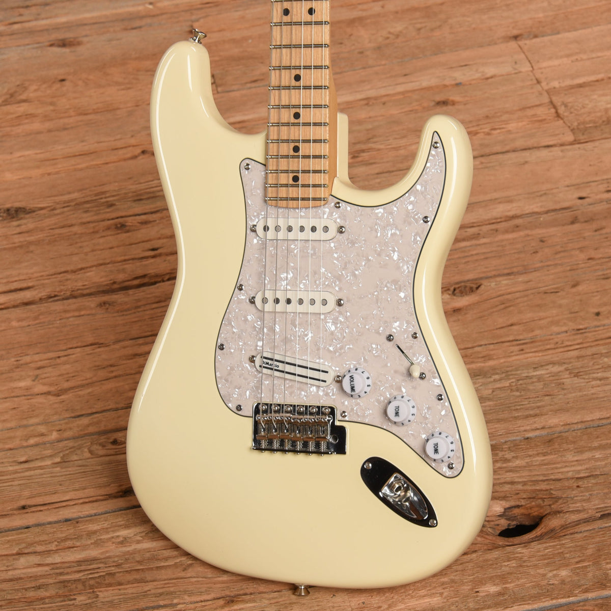 Fender American Special Stratocaster Olympic White 2015 - View 2 | MusicMarket