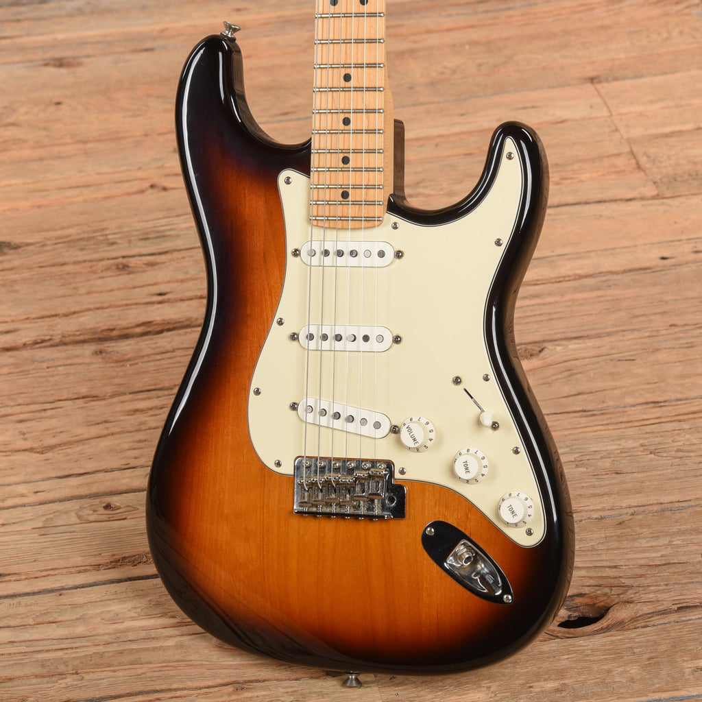Fender American Special Stratocaster Sunburst 2008 - View 2 | MusicMarket