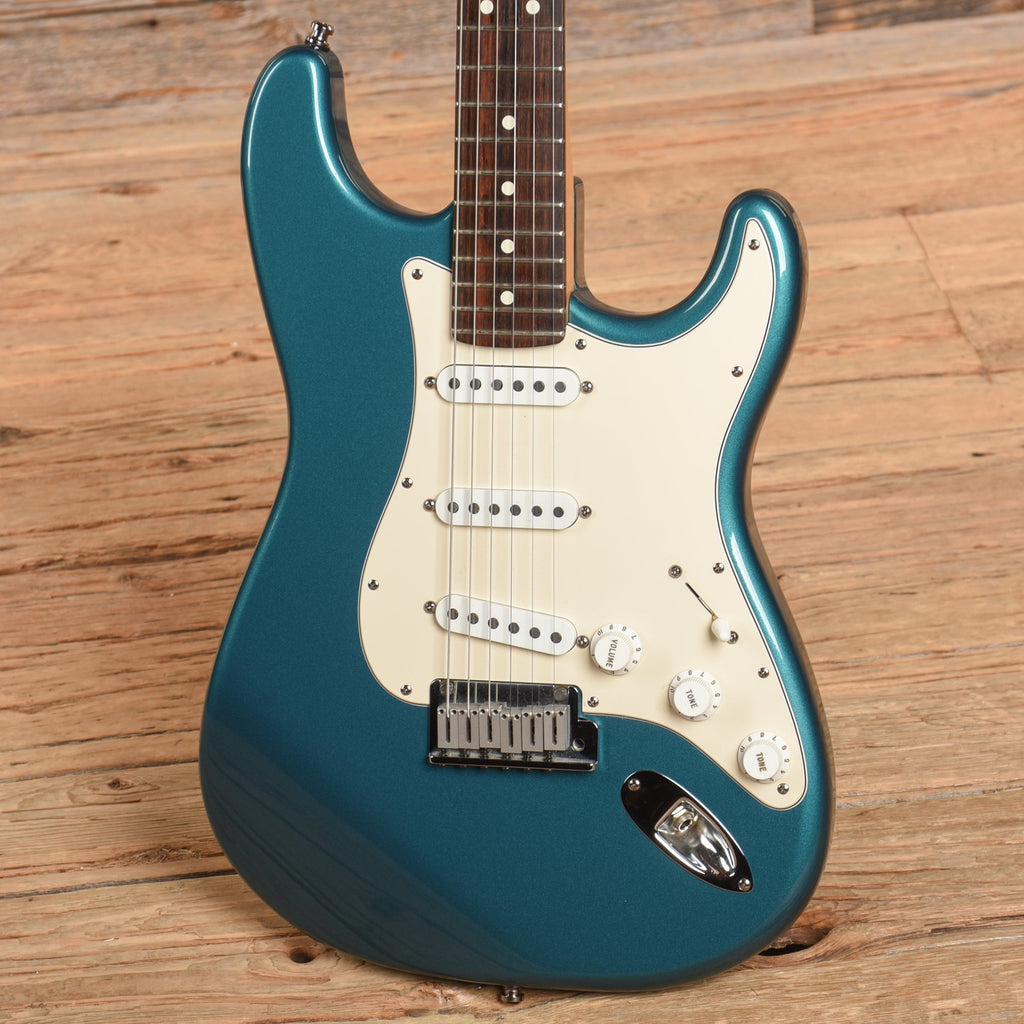 Fender American Standard Stratocaster Aquamarine Metallic 1999 - View 2 | MusicMarket