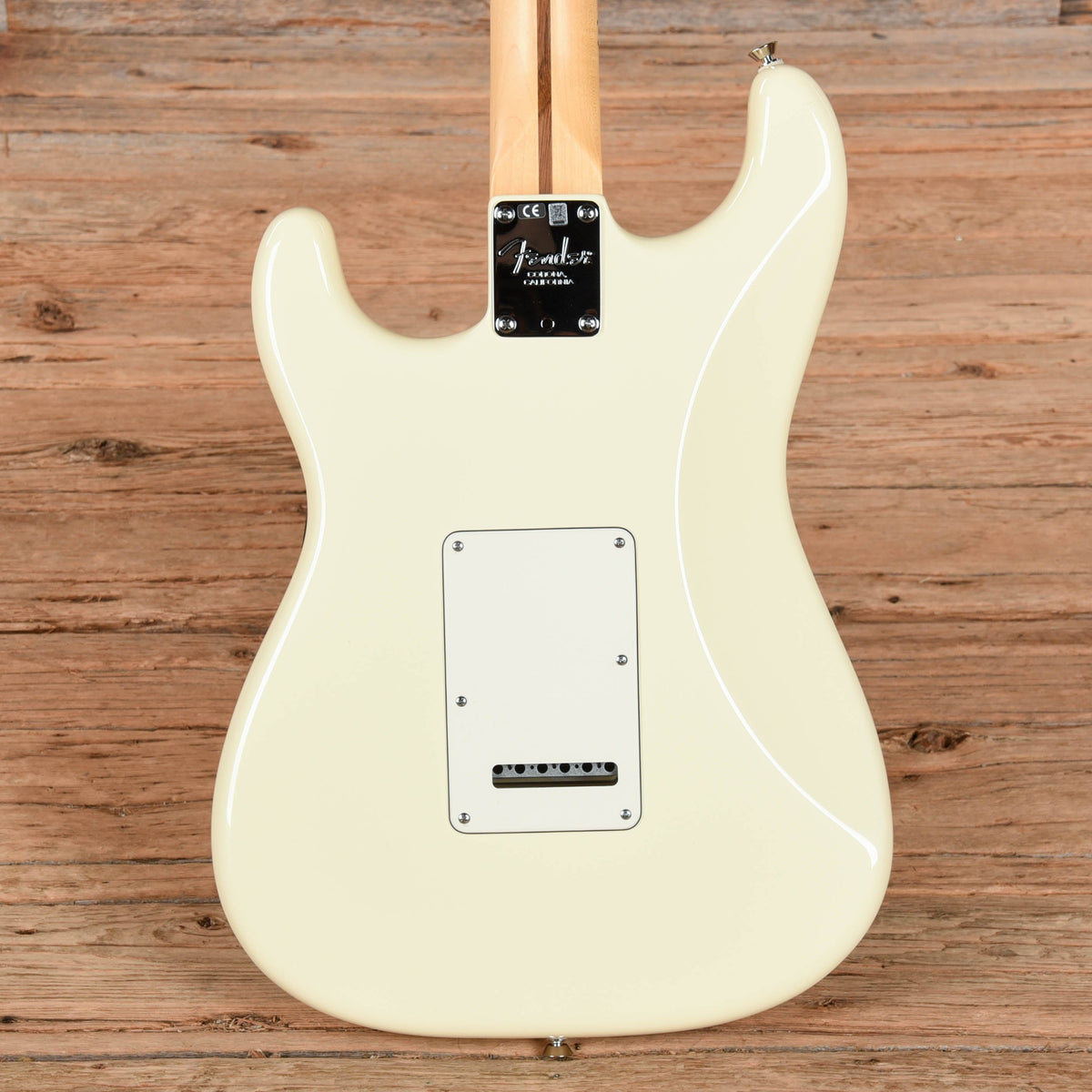 Fender American Standard Stratocaster Olympic White 2015 - View 3 | MusicMarket