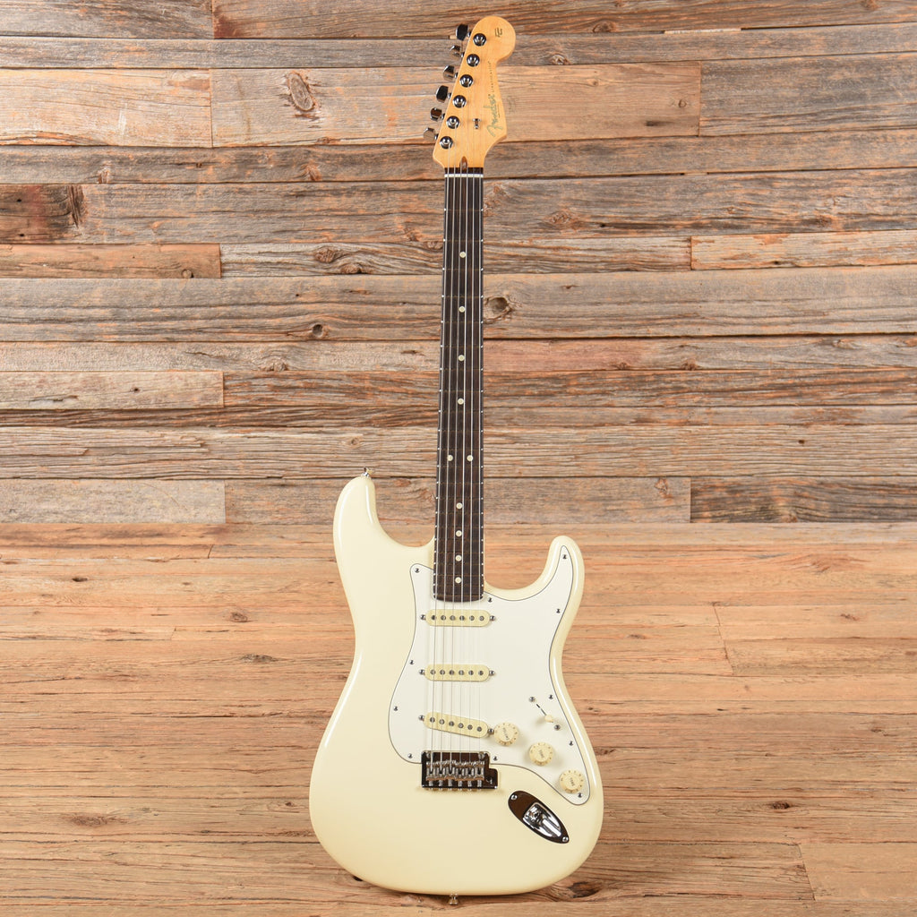Fender American Standard Stratocaster White 2015 - View 4 | MusicMarket