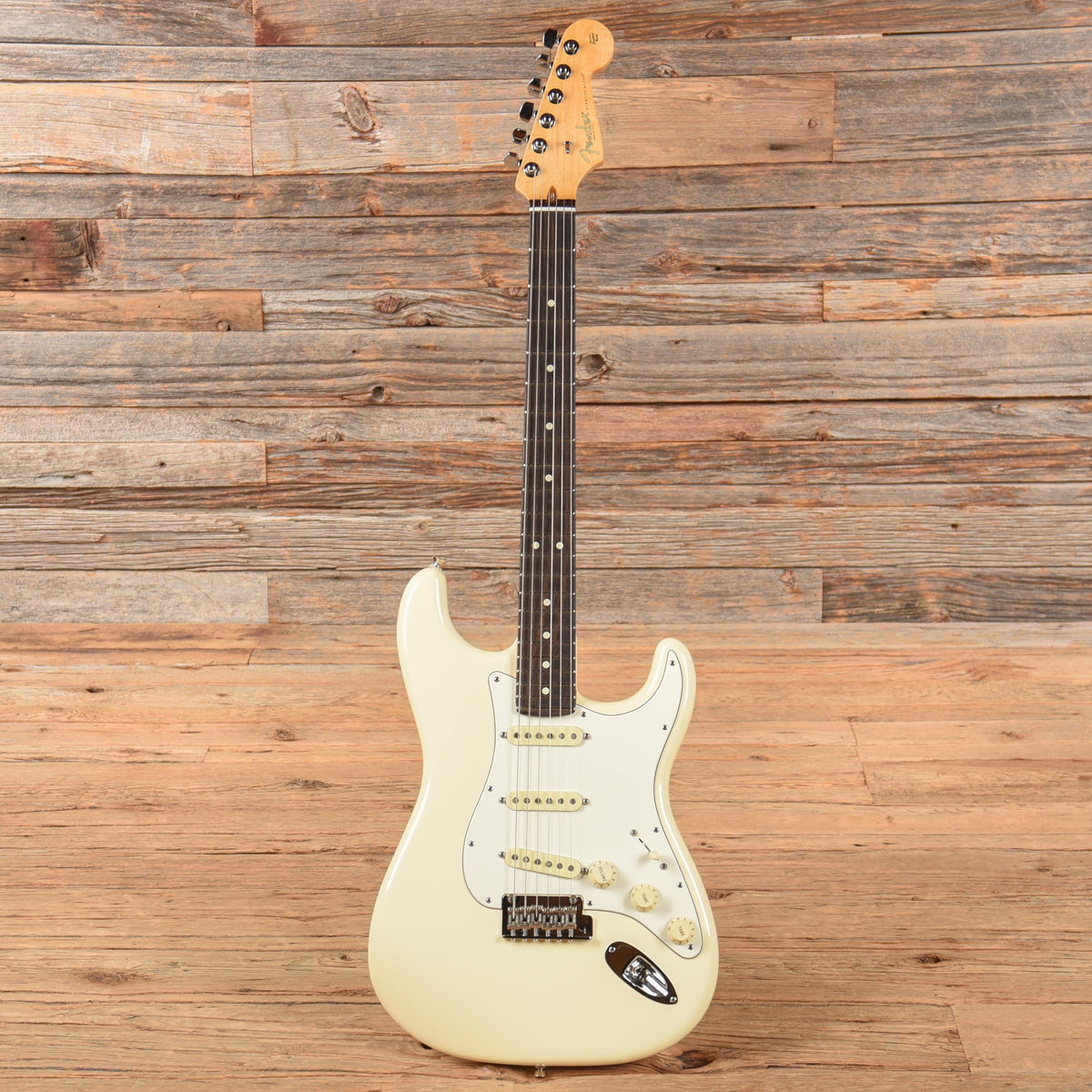 Fender American Standard Stratocaster White 2015 - View 4 | MusicMarket