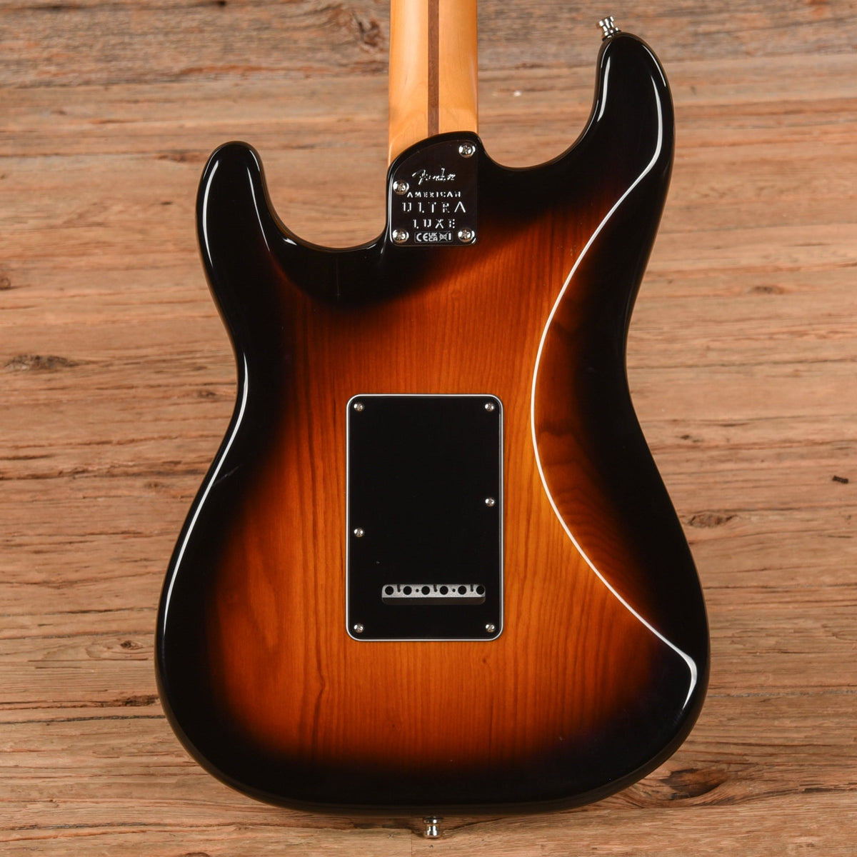 Fender American Ultra Luxe Stratocaster Sunburst 2024 - View 3 | MusicMarket
