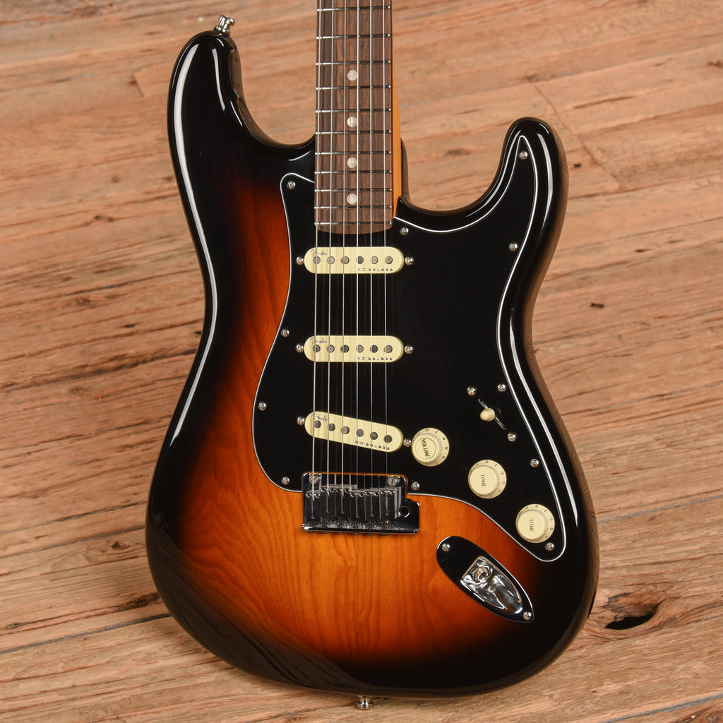 Fender American Ultra Luxe Stratocaster Sunburst 2024 - View 2 | MusicMarket