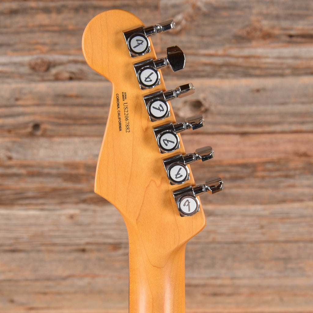 Fender American Ultra Stratocaster Arctic Pearl 2022 - View 7 | MusicMarket