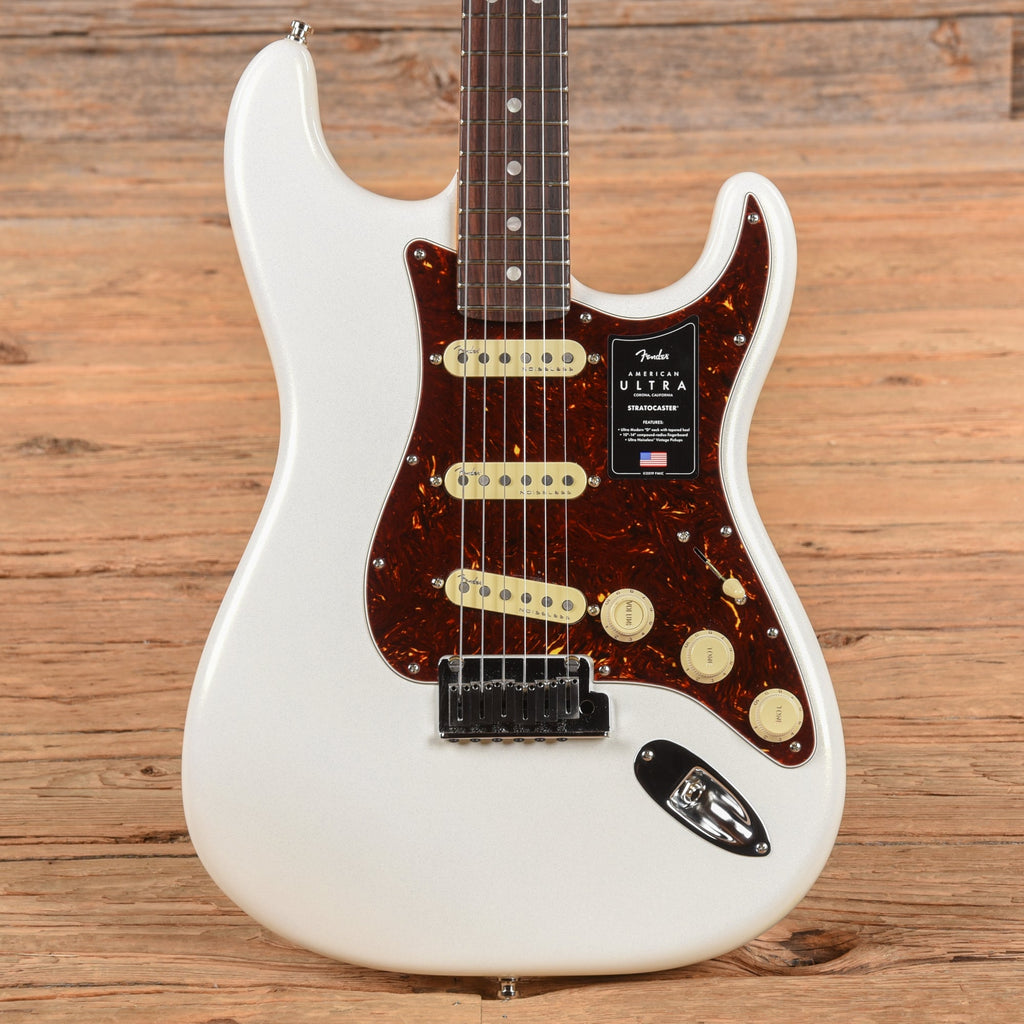 Fender American Ultra Stratocaster Arctic Pearl 2022 - MusicMarket