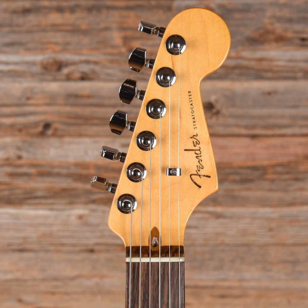 Fender American Ultra Stratocaster Arctic Pearl 2022 - View 6 | MusicMarket