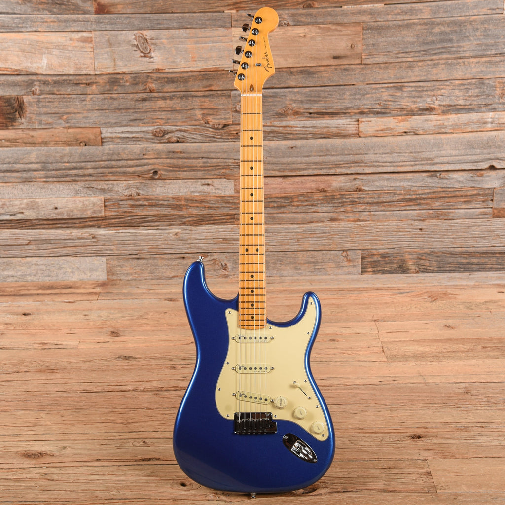 Fender American Ultra Stratocaster Cobra Blue 2022 - View 4 | MusicMarket