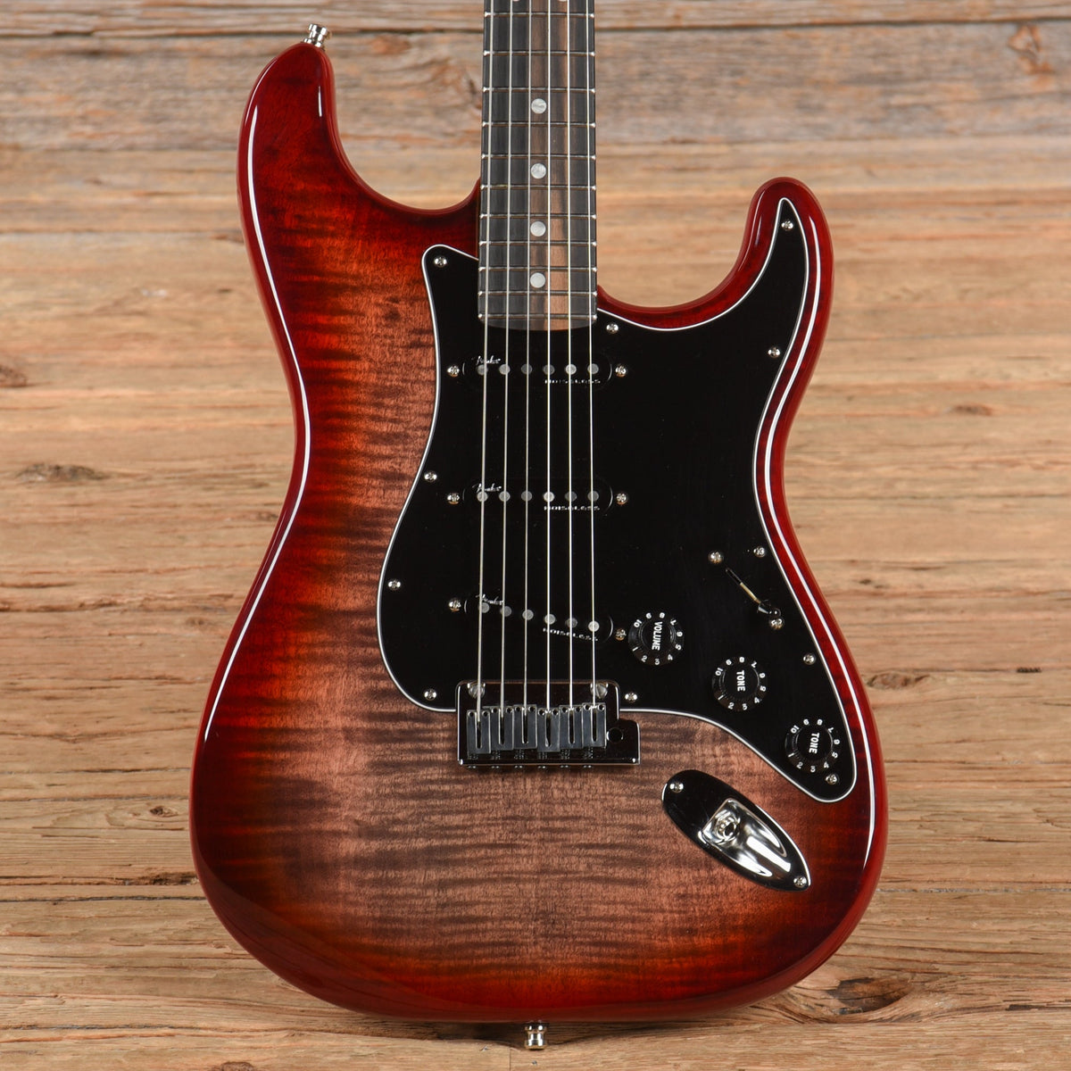 Fender American Ultra Stratocaster Plus Top Sunburst 2022 - MusicMarket