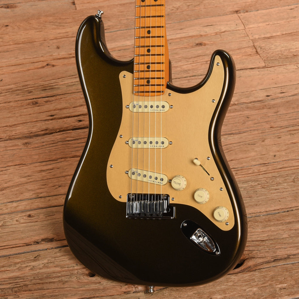 Fender American Ultra Stratocaster Texas Tea 2022 - View 2 | MusicMarket