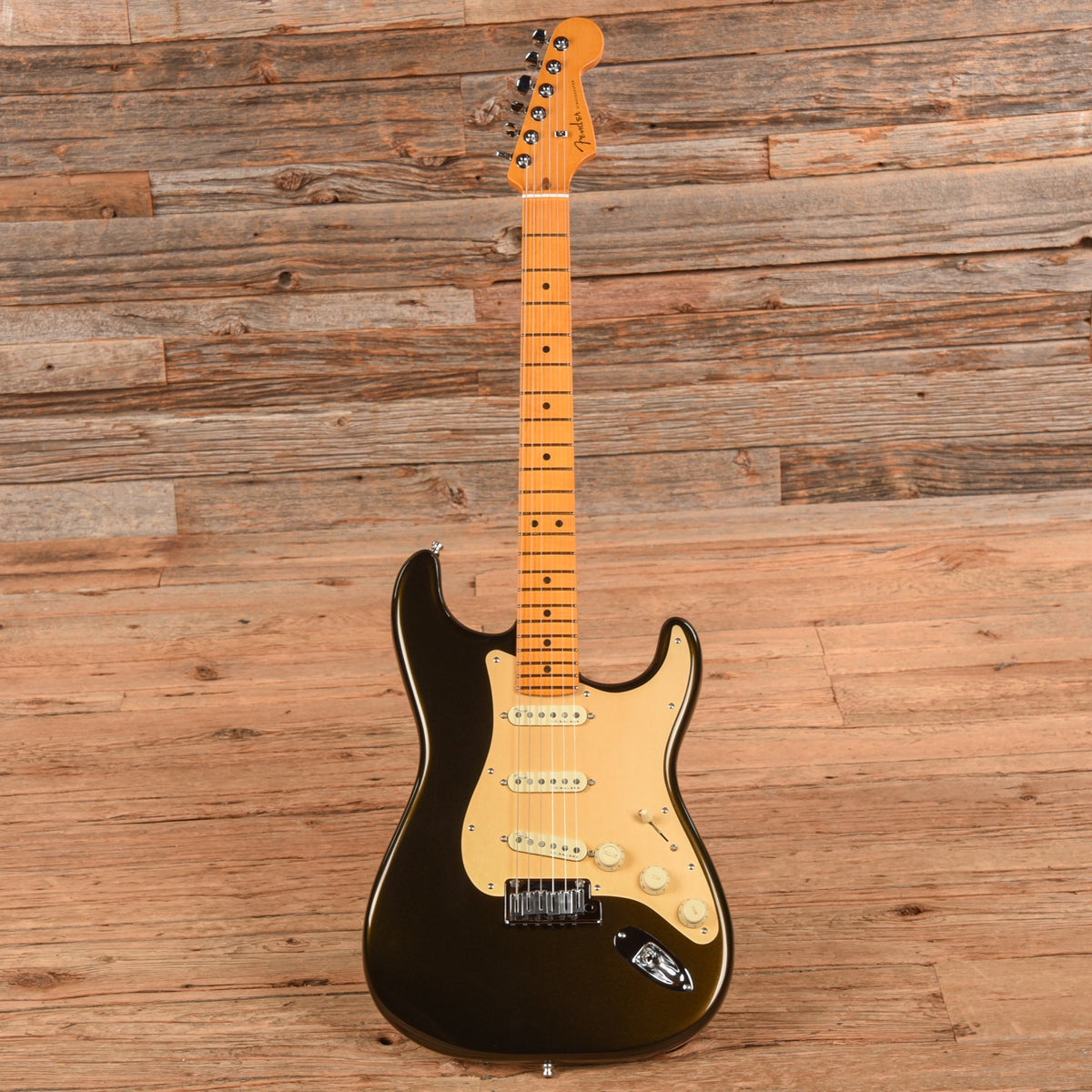Fender American Ultra Stratocaster Texas Tea 2022 - View 4 | MusicMarket