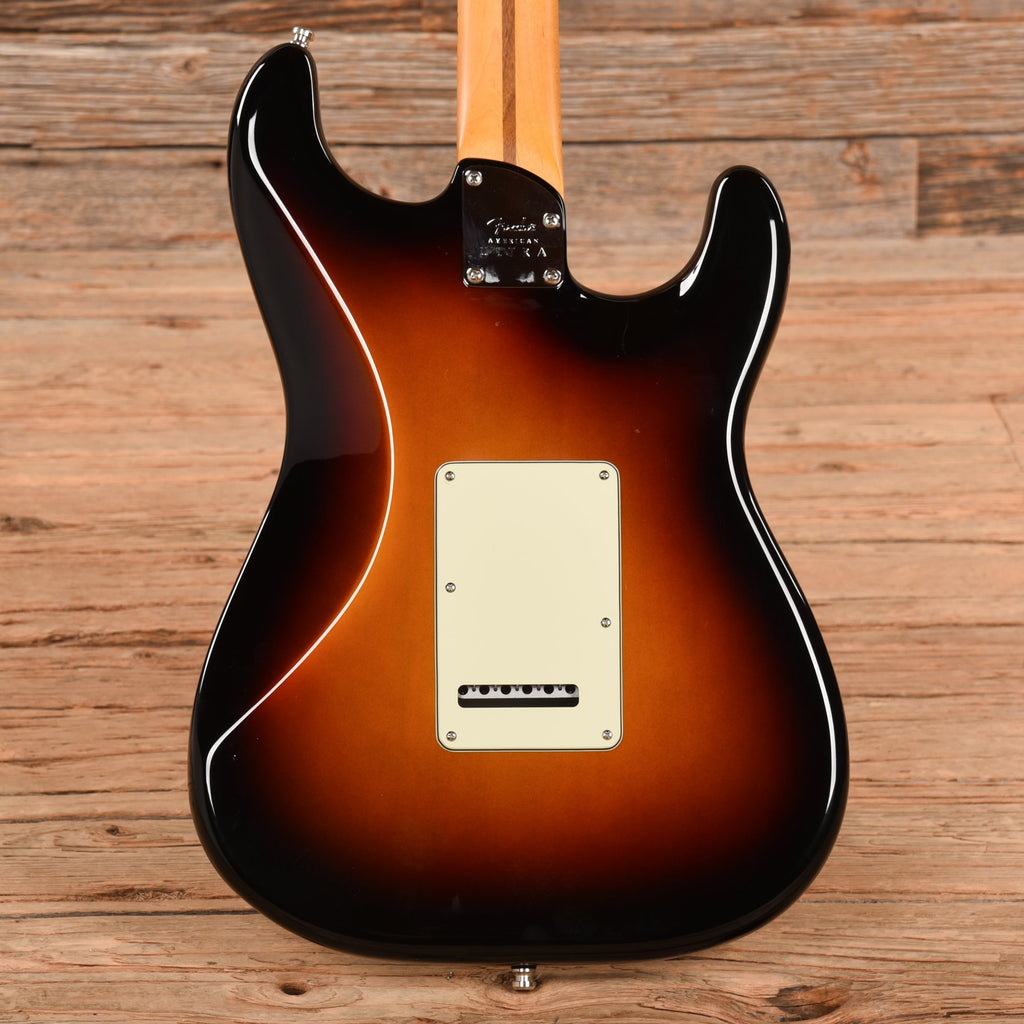 Fender American Ultra Stratocaster Ultraburst 2022 LEFTY - View 3 | MusicMarket