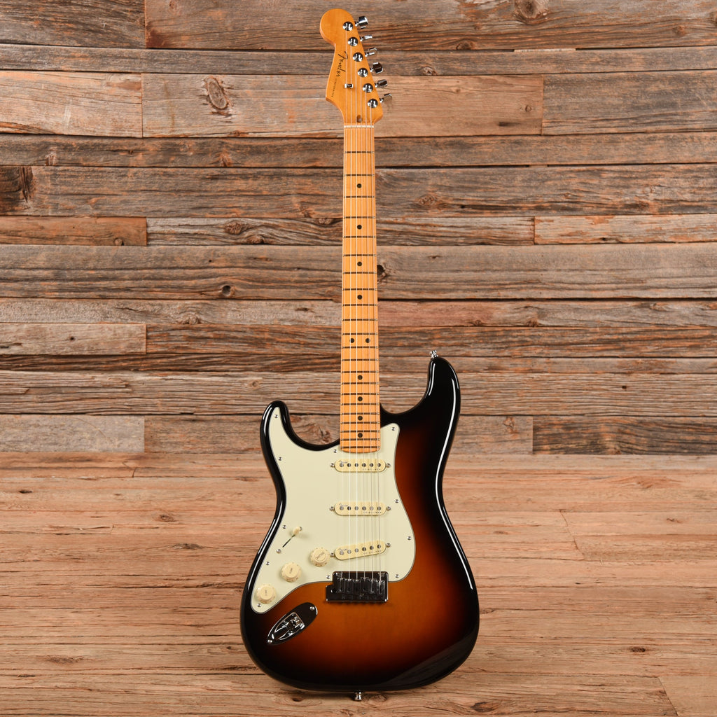 Fender American Ultra Stratocaster Ultraburst 2022 LEFTY - View 4 | MusicMarket