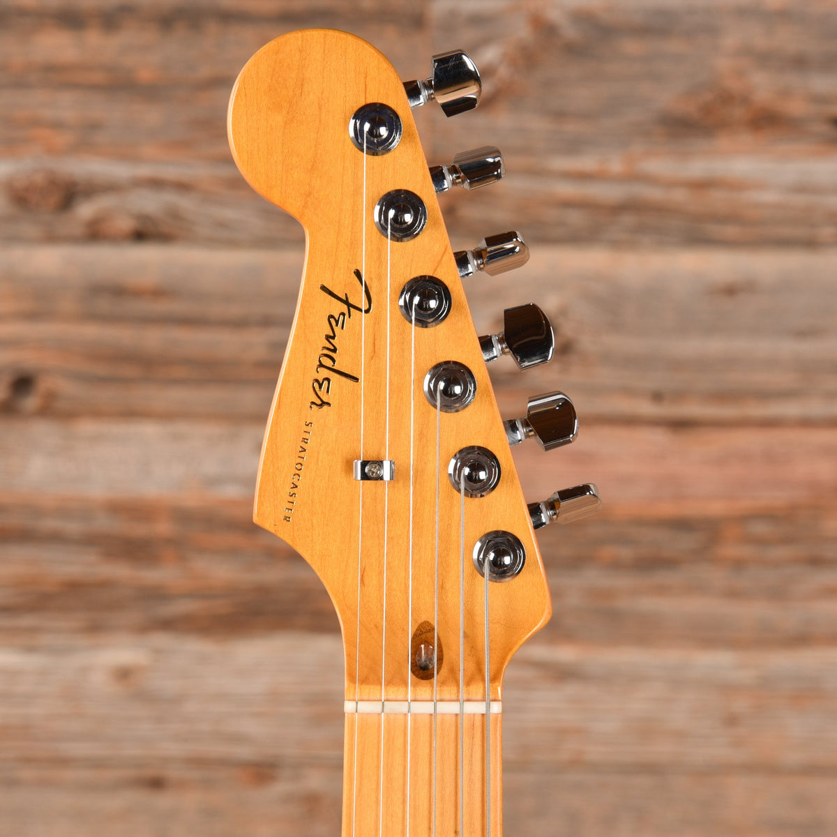 Fender American Ultra Stratocaster Ultraburst 2022 LEFTY - View 6 | MusicMarket
