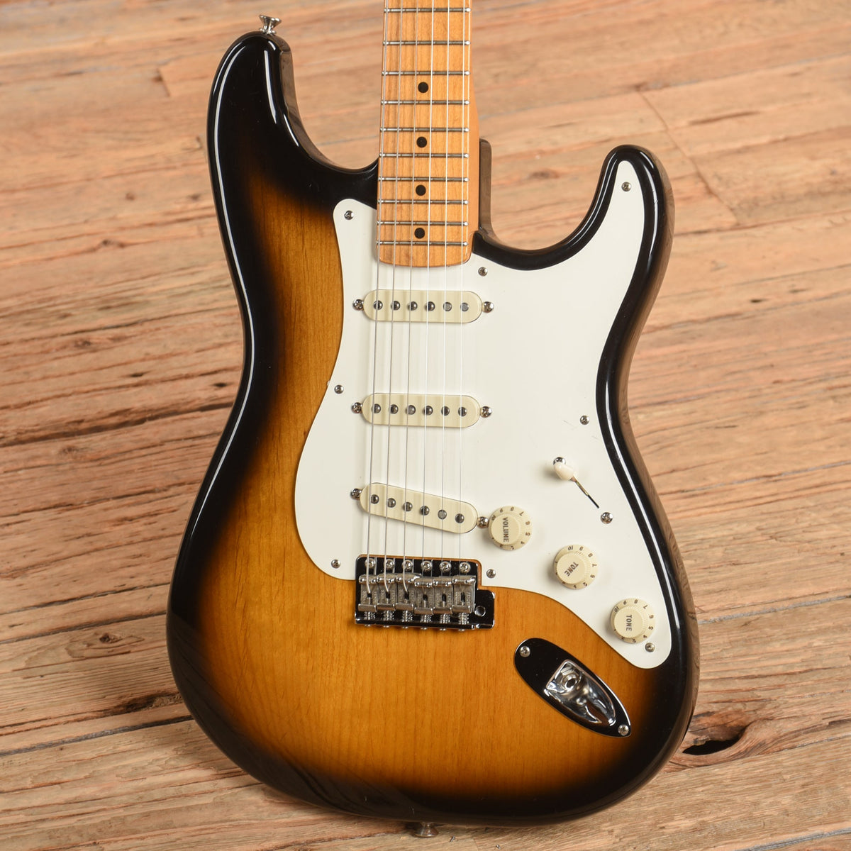 Fender American Vintage '57 Stratocaster Sunburst 1999 - View 2 | MusicMarket