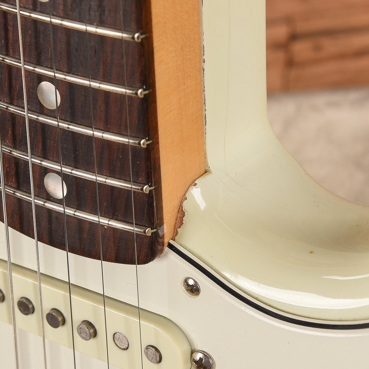 Fender American Vintage '65 Stratocaster Olympic White 2015 - View 10 | MusicMarket