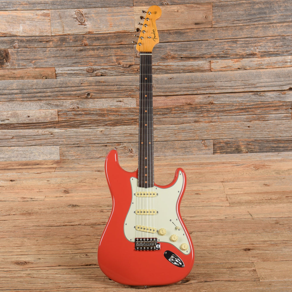 Fender American Vintage II '61 Stratocaster Fiesta Red 2024 - View 4 | MusicMarket