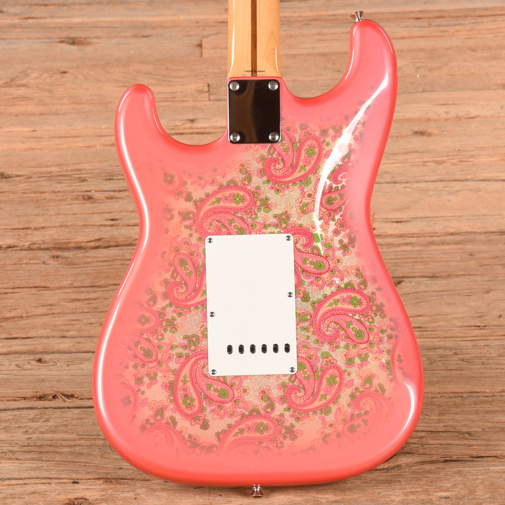 Fender CIJ Stratocaster Pink Paisley - View 3 | MusicMarket