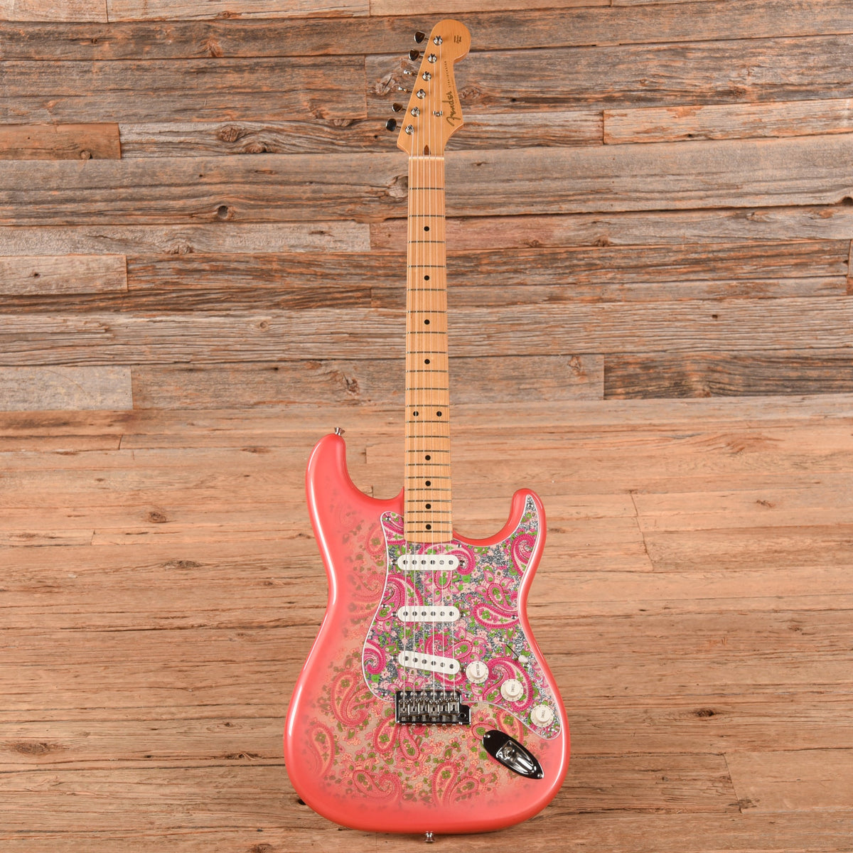 Fender CIJ Stratocaster Pink Paisley - View 4 | MusicMarket