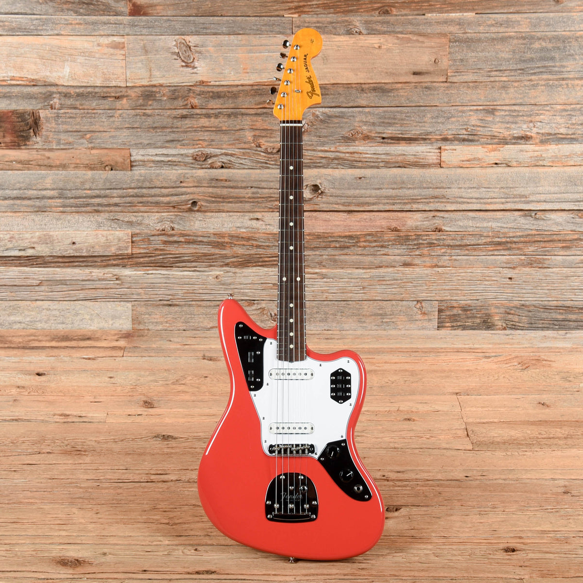Fender Classic '60s Jaguar Lacquer Fiesta Red 2016 - View 4 | MusicMarket